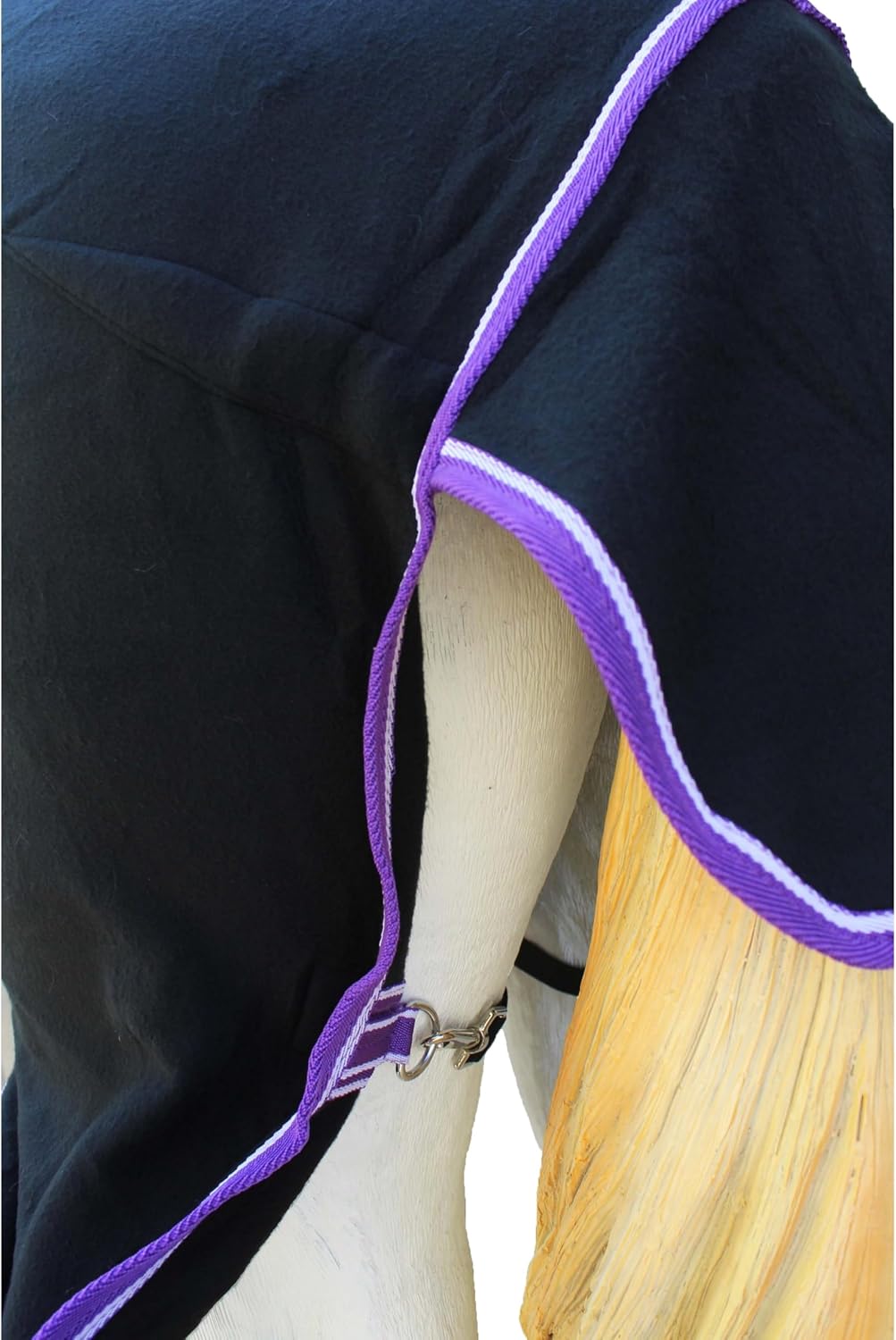 Challenger equestrian cooling blanket low cross surcingles feature