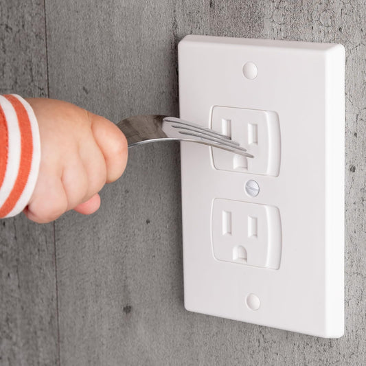 HomeBrella self-closing outlet covers 4-pack front view