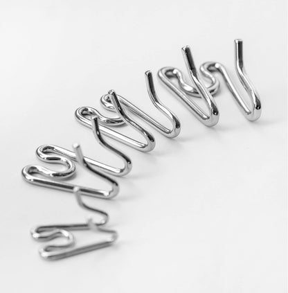 Close up view of the patented center plate on the chrome-plated steel pinch collar.