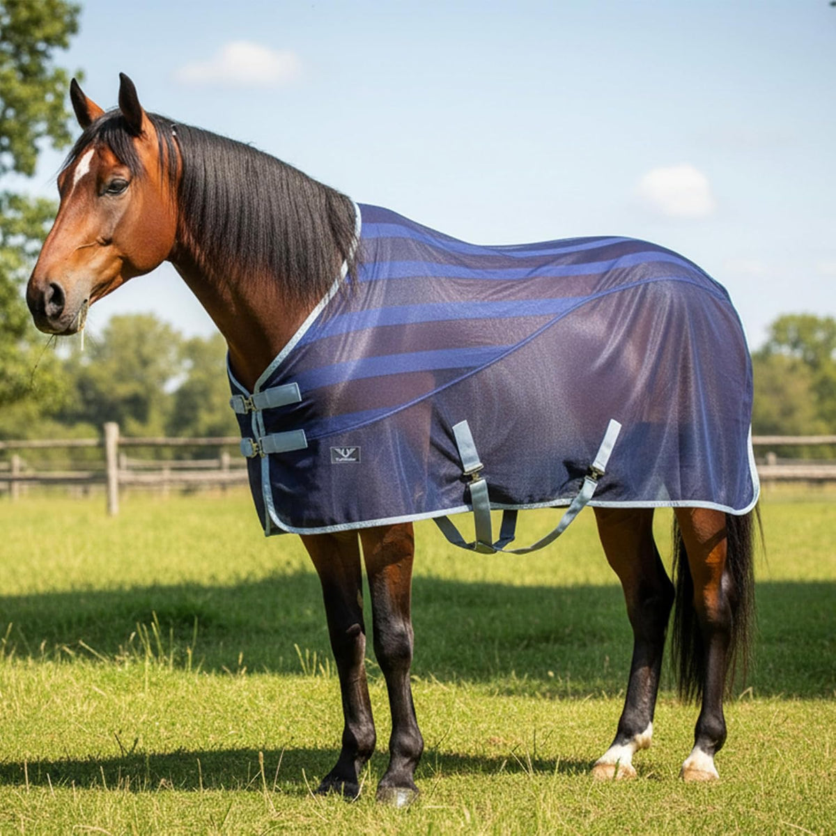 Close-up view of the single front buckle closure and fleece wither patch on the TuffRider horse sheet