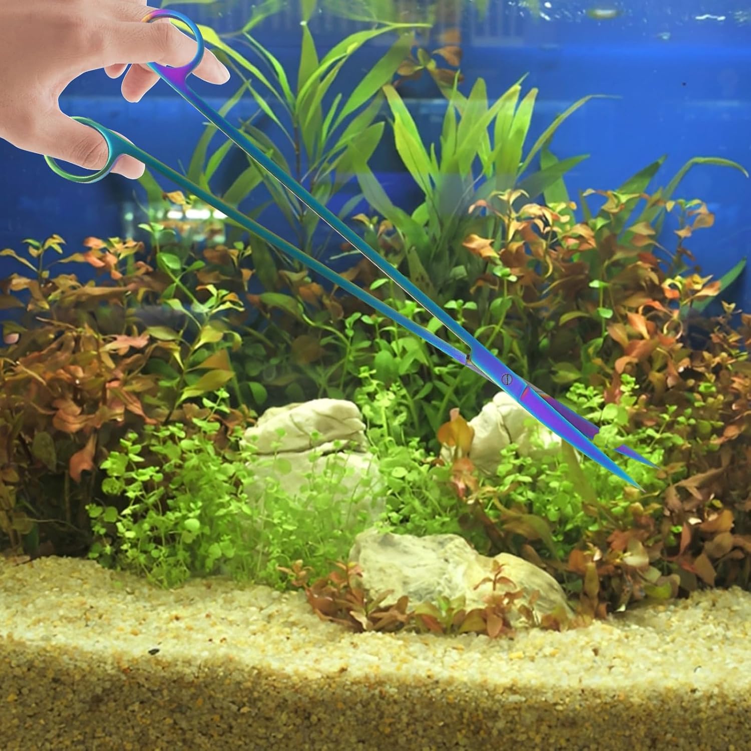 Close up of the delicate clip ends on Funnytek stainless steel aquascaping tweezers