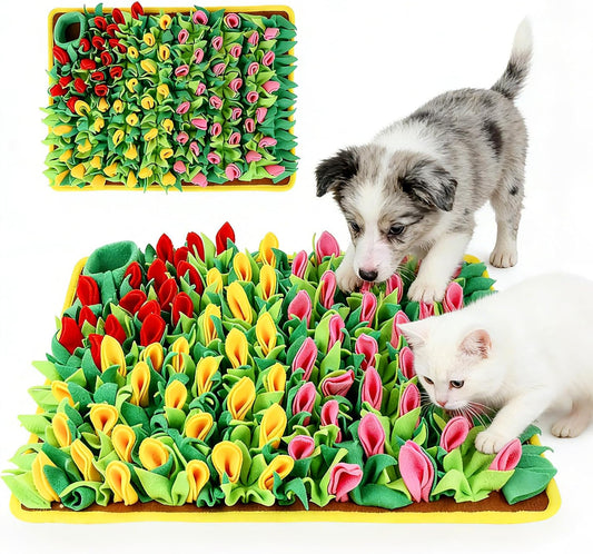 Mylifesion Snuffle Mat Tulip Style front view with pet
