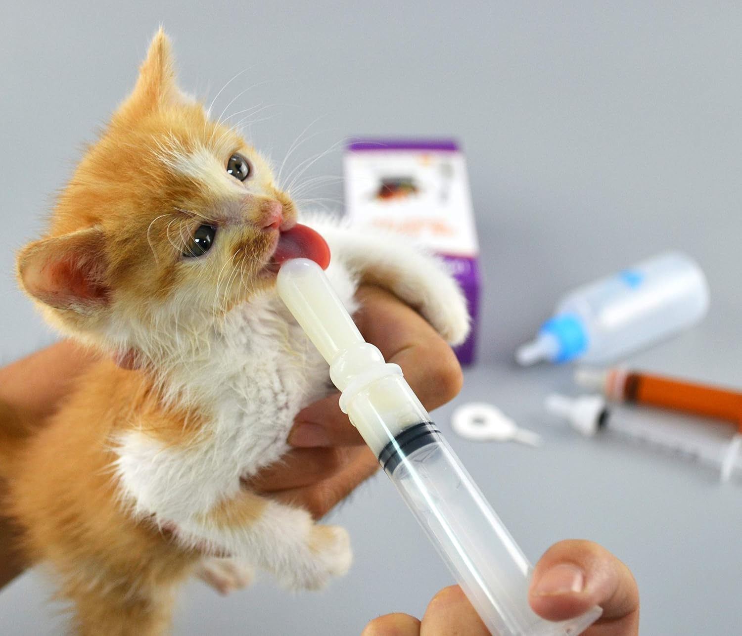 SHAOTONG neonatal pet nursing kit packaged cleanly to illustrate cross infection precautions.