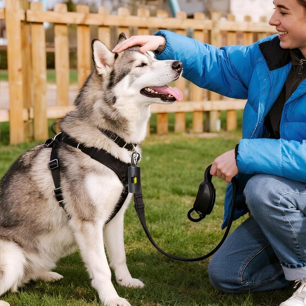 SHAOUMAN scratch-resistant aluminum dog poop bag dispenser withstands extreme temperatures during an active outdoor jog.