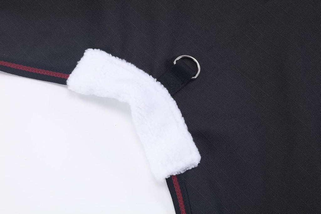 LEAFOREST 200g fill horse blanket showing the adjustable and detachable elastic leg straps