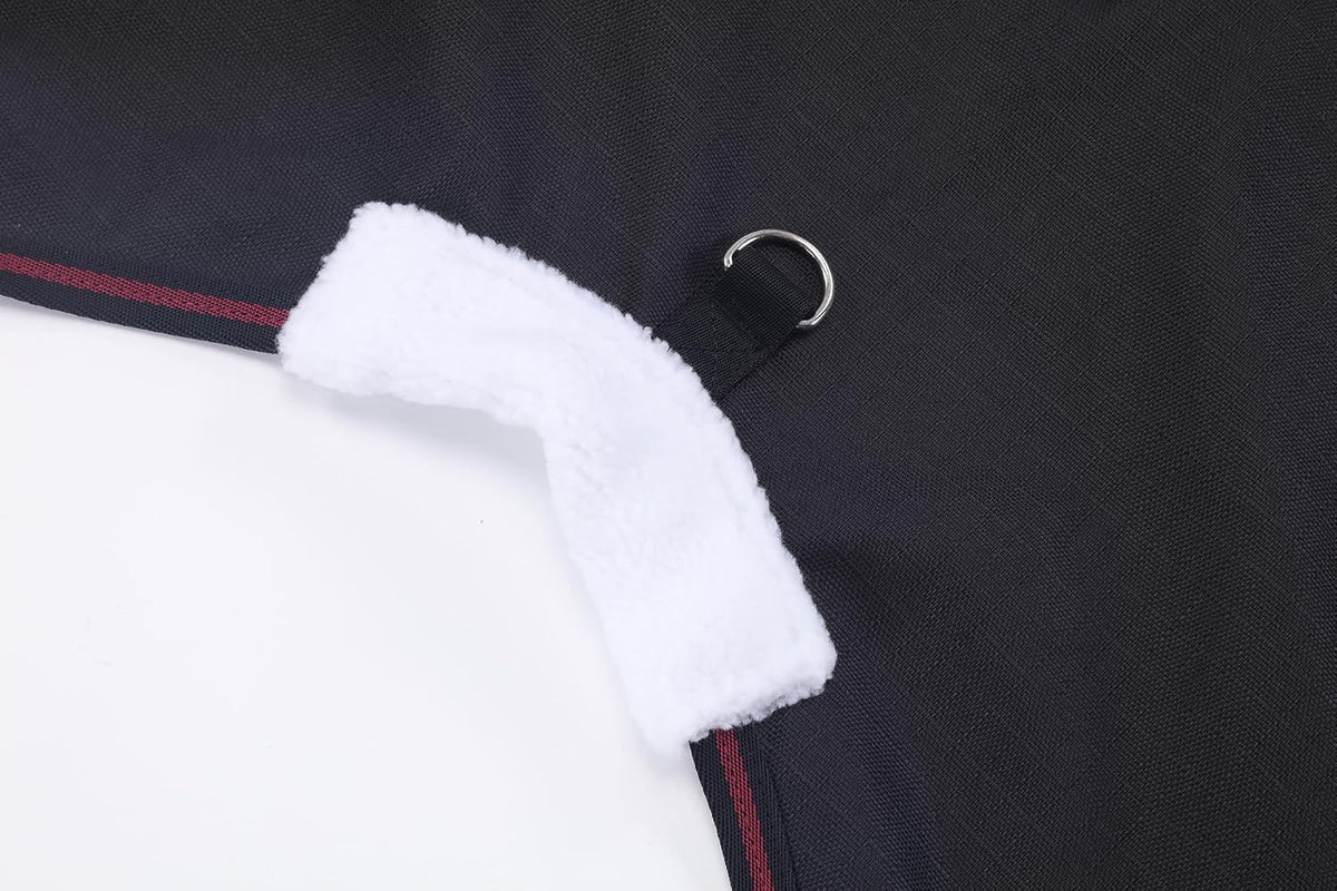 LEAFOREST 200g fill horse blanket showing the adjustable and detachable elastic leg straps