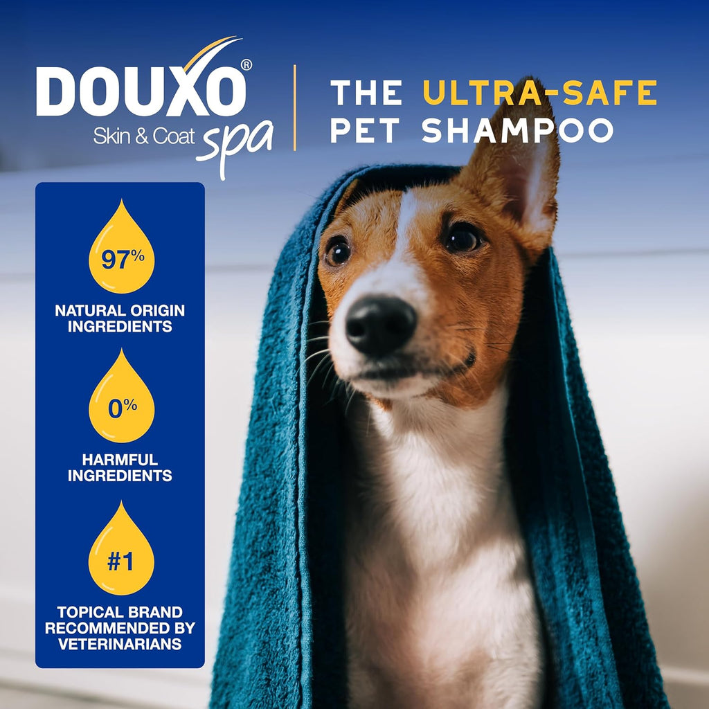 Douxo pet professional detangling conditioner bottle close up