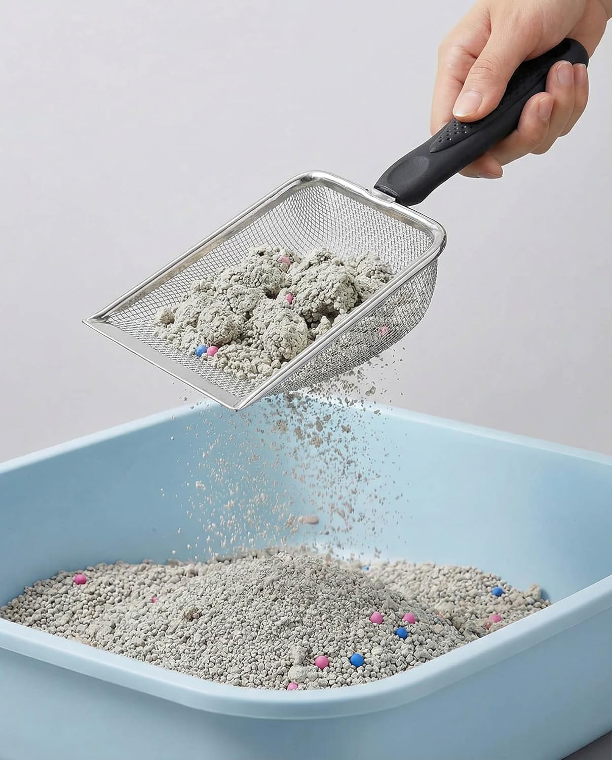 Durable reptile sand shovel with three point eight millimeter mesh screen