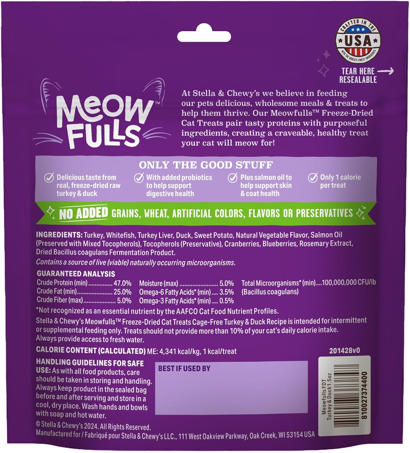 Bite sized low calorie freeze dried cat snacks for healthy digestion close up view