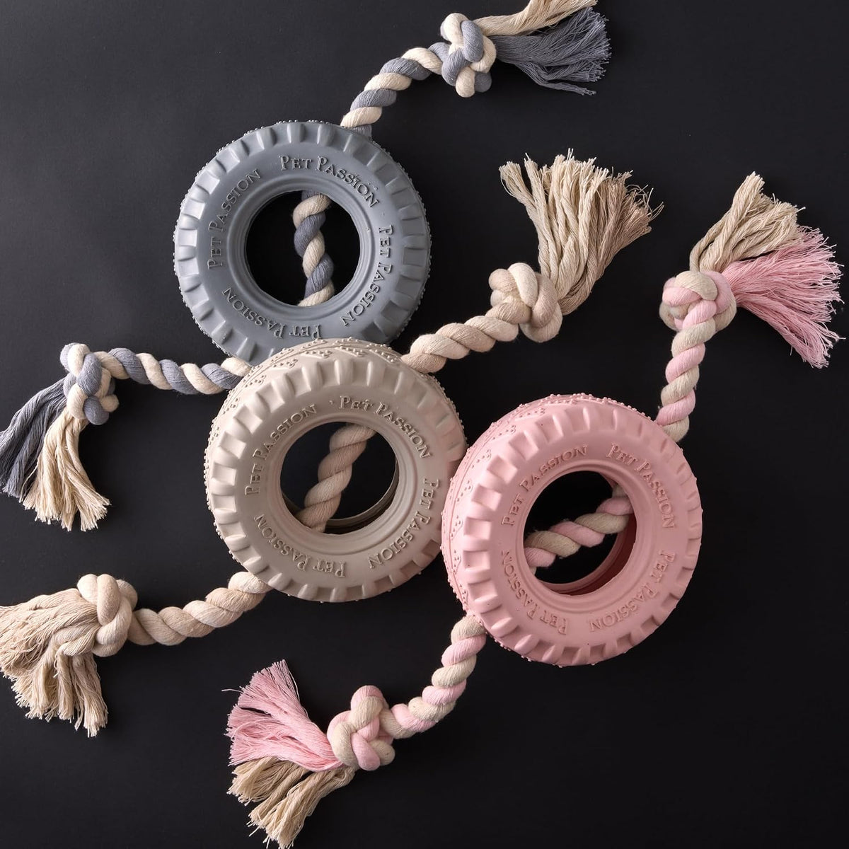 Non toxic chemical free pet safe rubber tire and rope toy