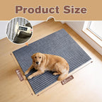 Close up of Bhyhok pet mat texture and rubber backing