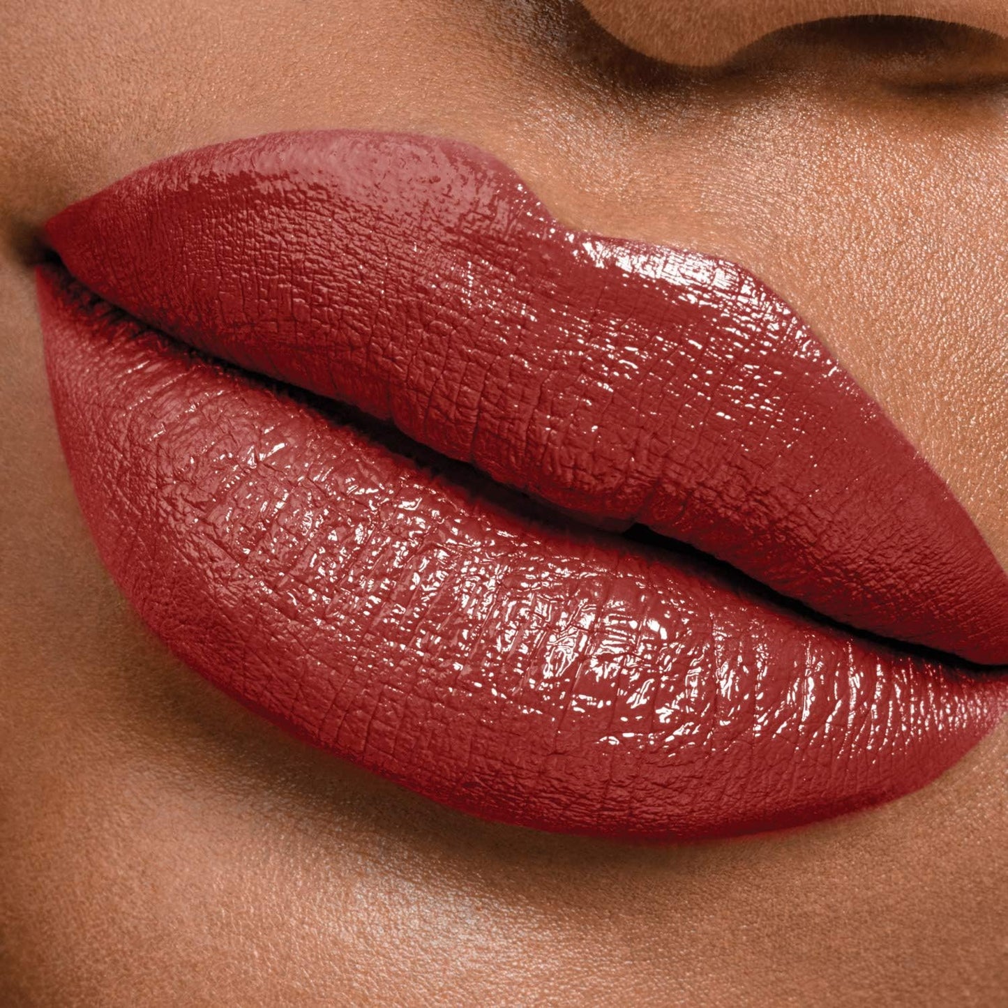 Smudge proof red lipstick with conditioning top coat balm open view