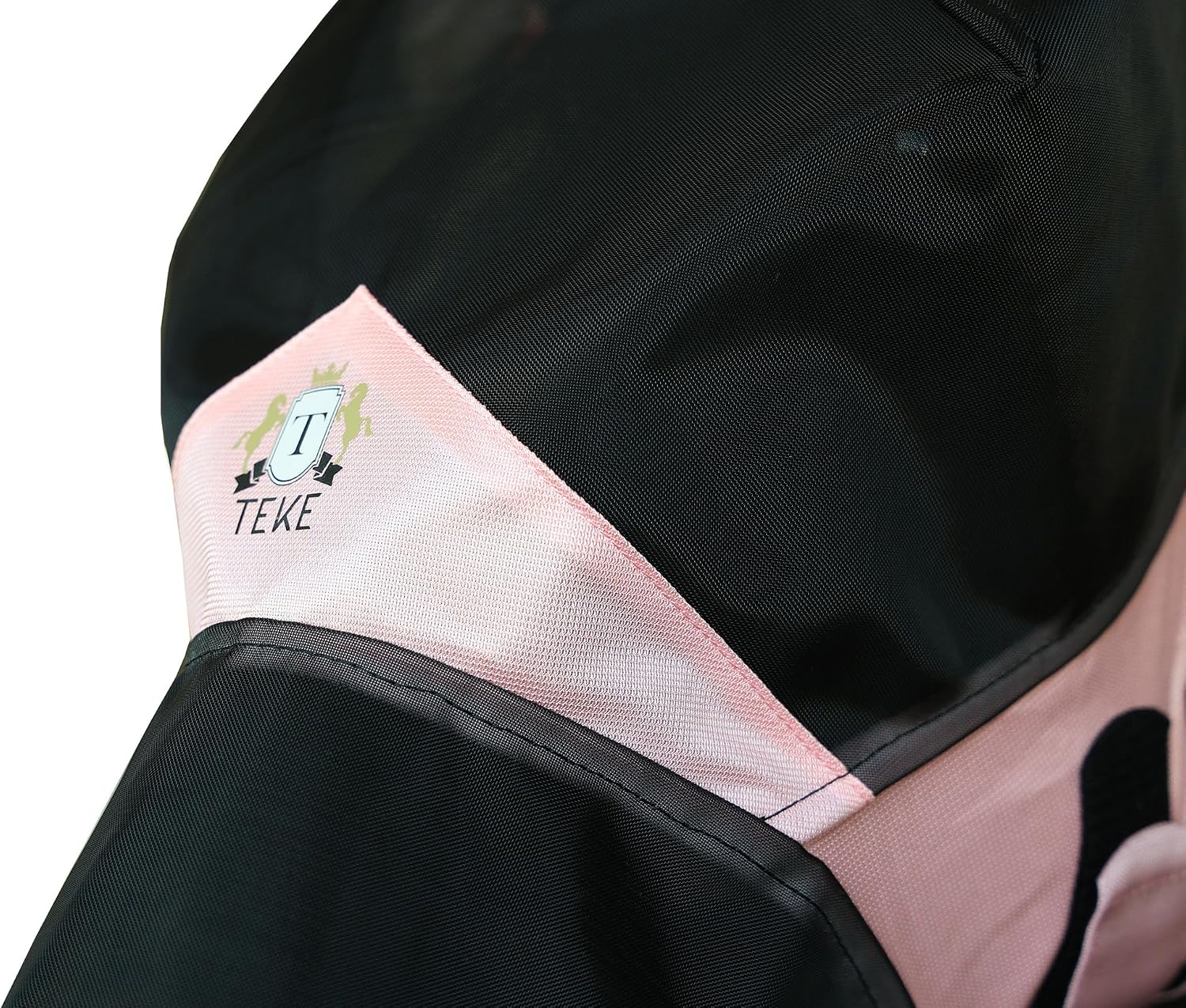 Fleece cushioned forehead detail of T Teke fly mask