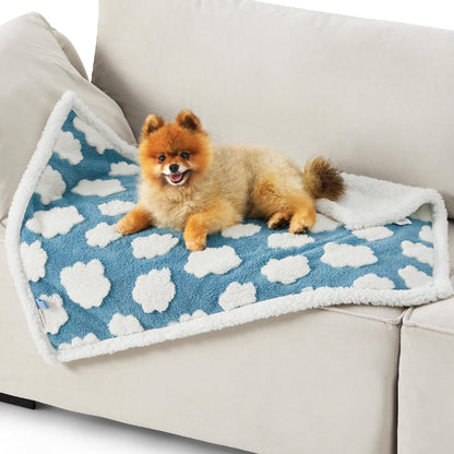 LE SURE premium pet throw reverse side displaying soft cream sherpa fleece texture