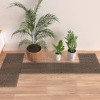 Hmyomina cat spikes used on indoor kitchen counter