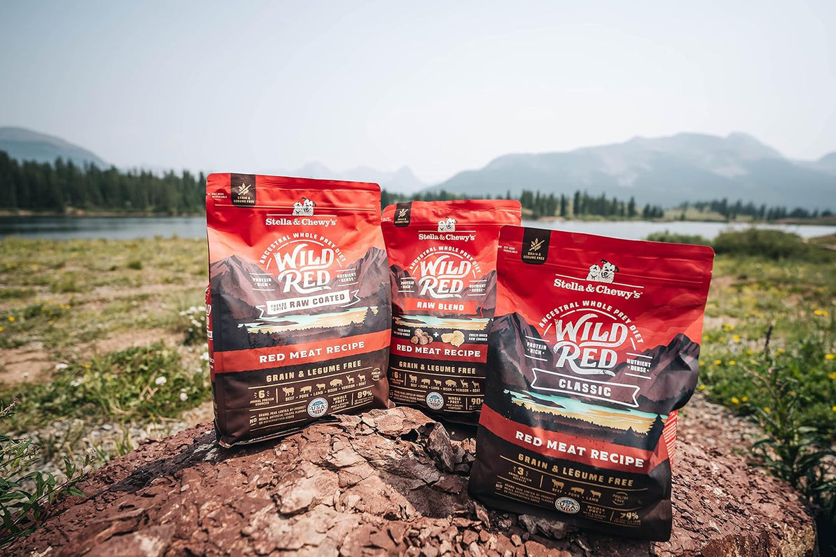 Raw blend kibble with freeze dried raw nuggets visual representation