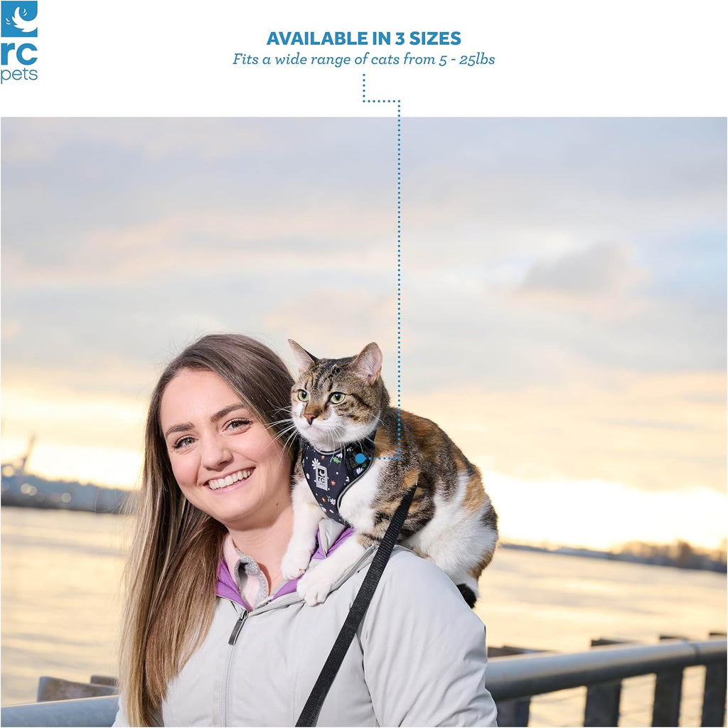 Adjustable airmesh pet vest for cats showing nickel plated D ring close up