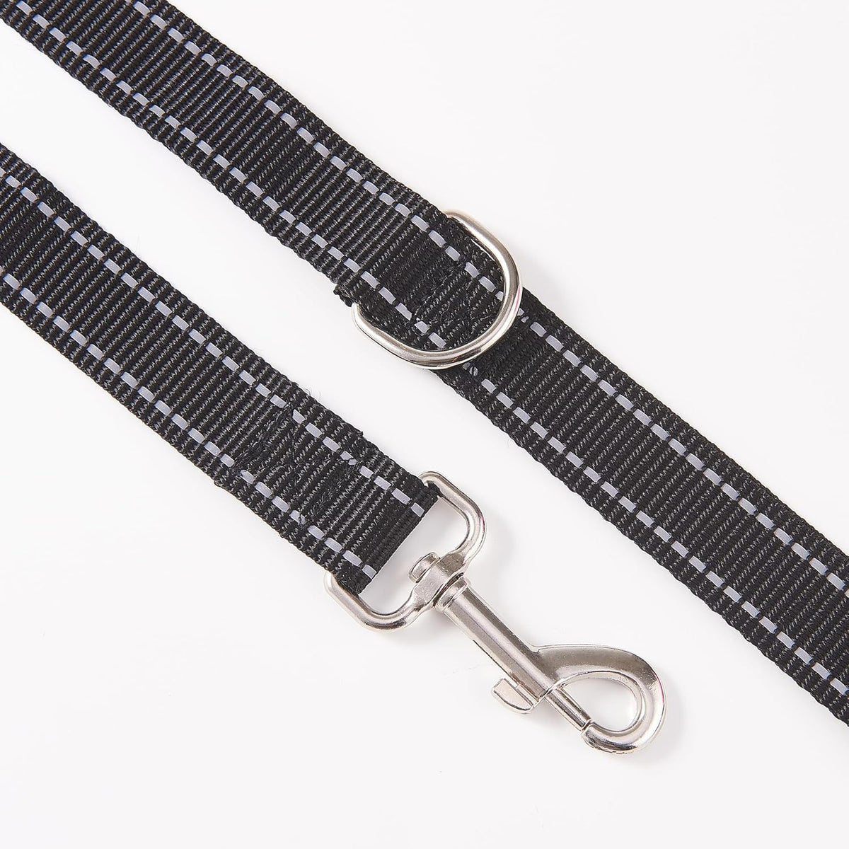 Heavy duty metal snap clip with three hundred and sixty degree rotation on the pet lead.