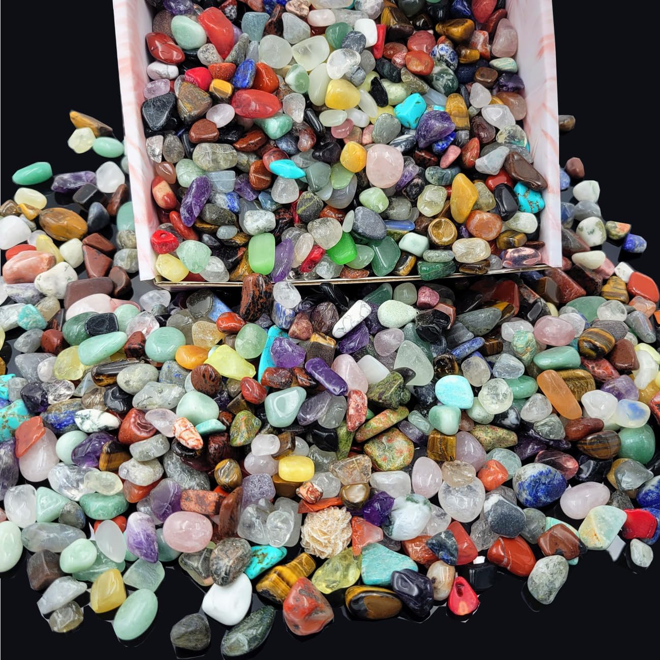 SeeuFun Gemstones and Crystals Set front view showcasing a colorful variety of over 800 pieces of tumbled stones.