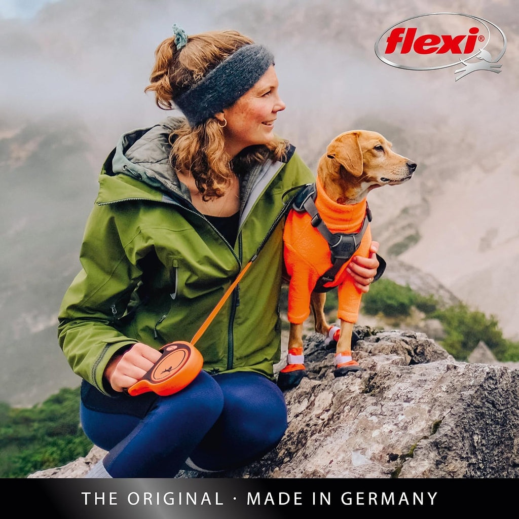 One-handed braking system button on Flexi Xtreme leash
