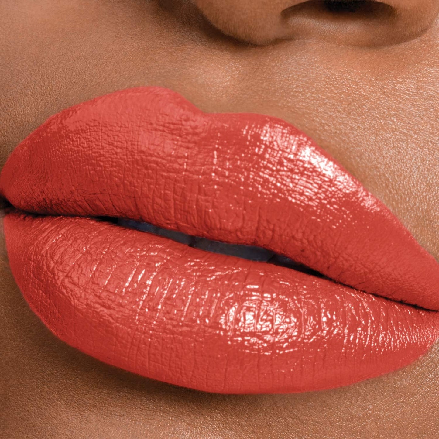 Maybelline Super Stay 2 Step moisturizing lip balm and liquid pigment application ends.
