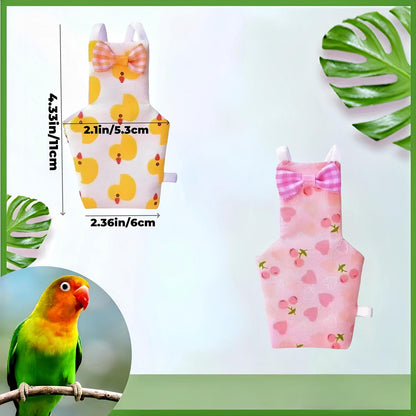 Adjustable elastic shoulder straps on a green cheek conure flight suit