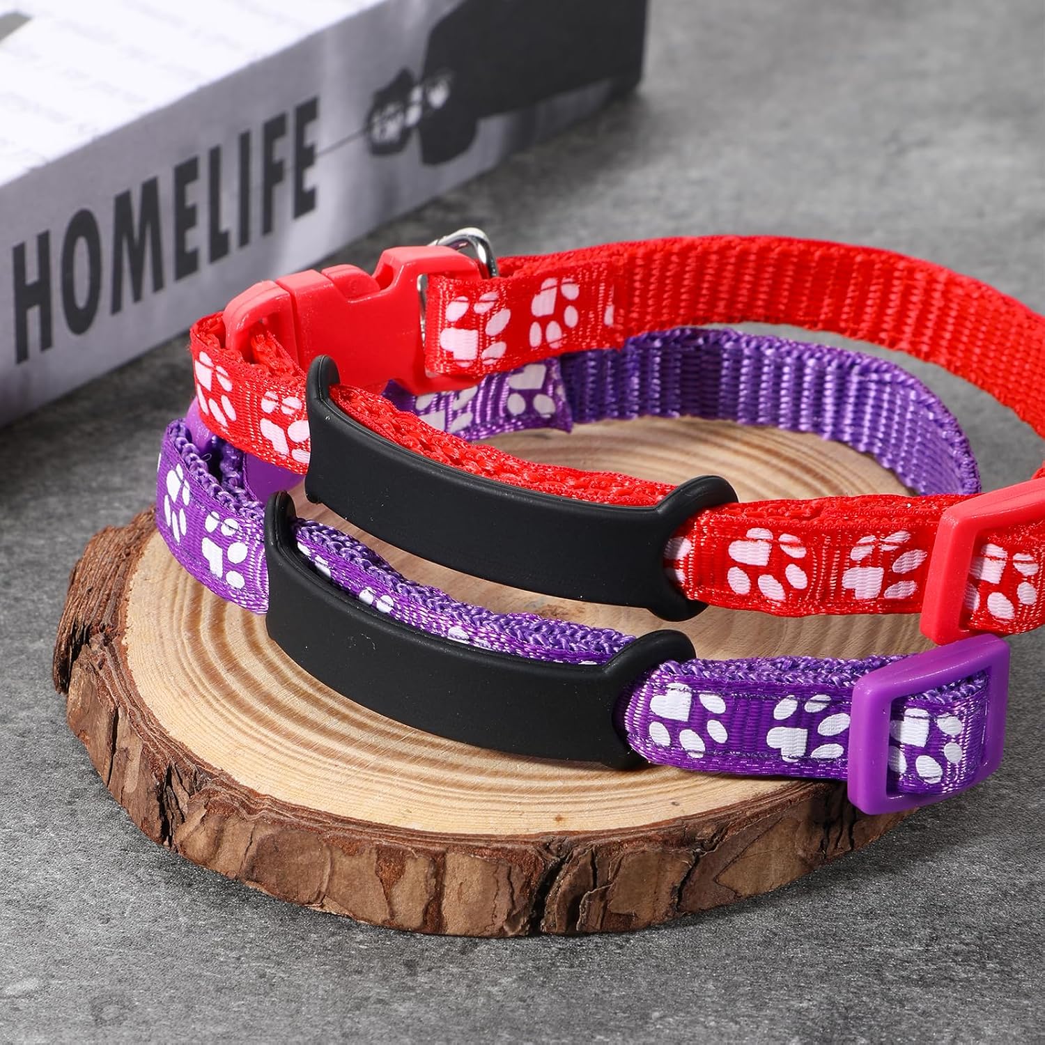 Styquenzer noiseless silicone pet collar attachment band demonstrating elasticity and flexibility.