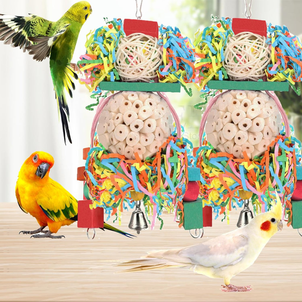 Small parrot playing with BBjinronjy shredding toy
