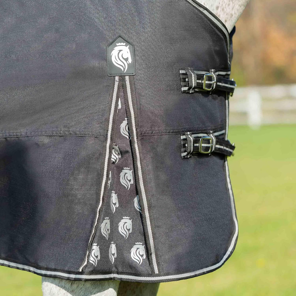 Heavy duty waterproof horse sheet with stainless steel surcingle hardware