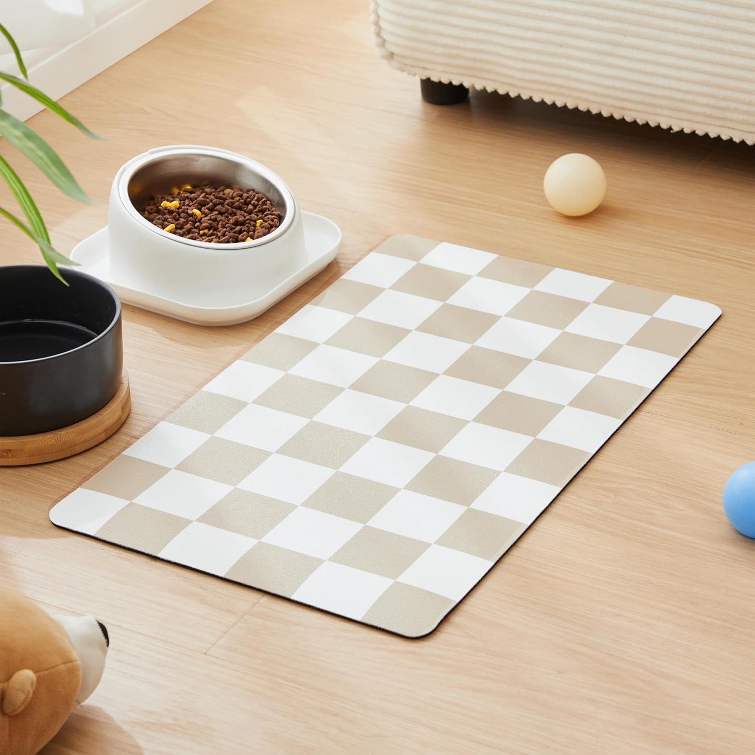 Ralxion checkered dog feeding mat front view