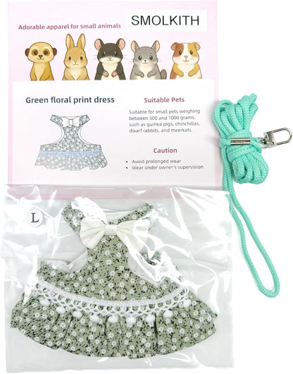 Adjustable hook and loop closures on the SMOLKITH cavy clothes vest