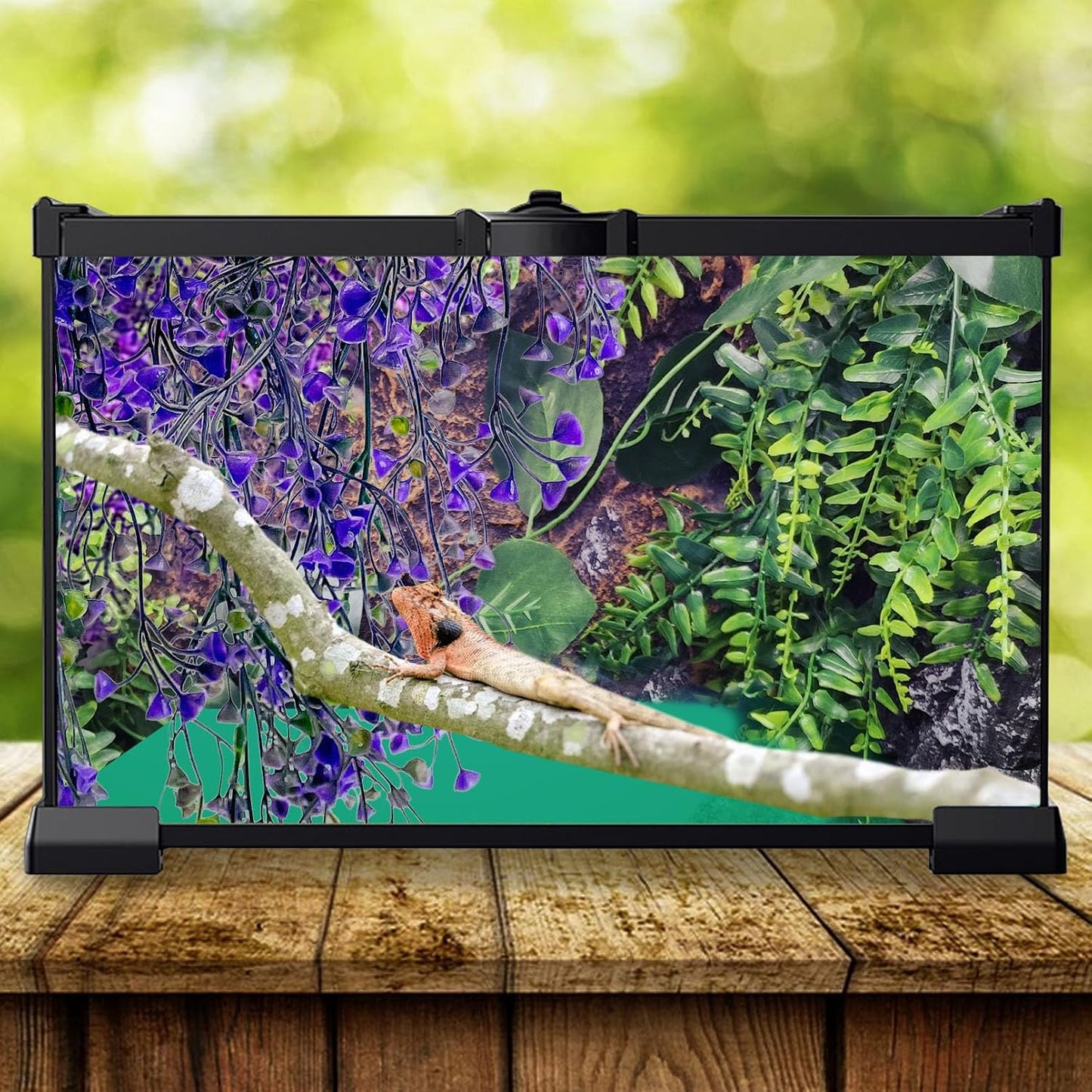 Detailed view of realistic leaves on PINVNBY reptile vines