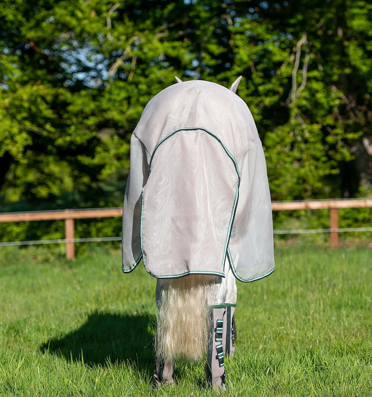 Horseware Rambo Flybuster breathable self-repairing mesh material texture