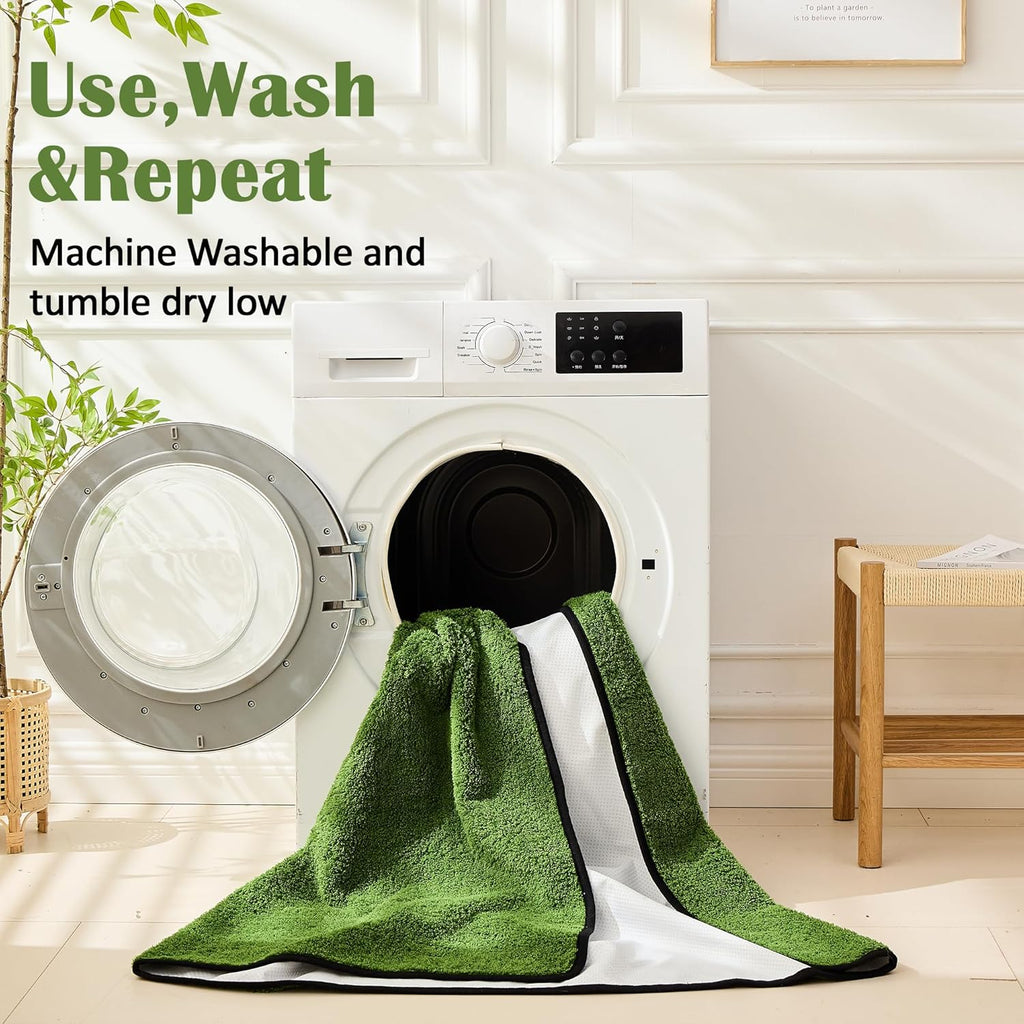 Qeils pet pee pad showing paw print pattern