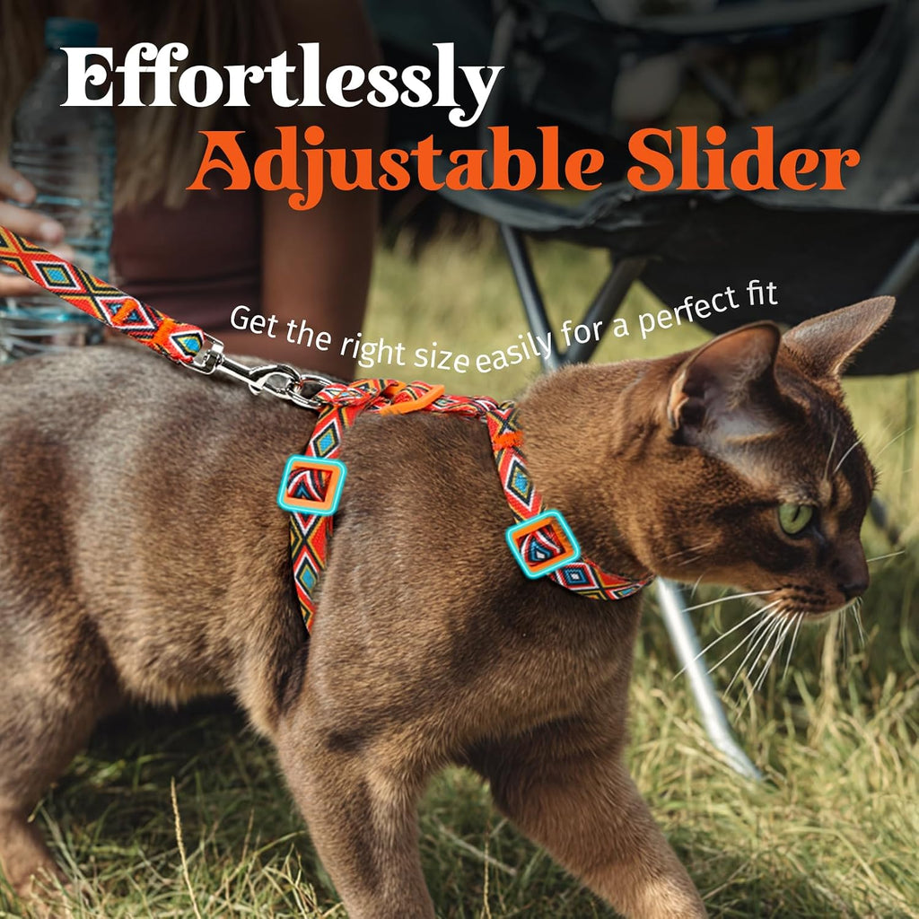 Adjustable straps detail on Dooradar cat walking vest