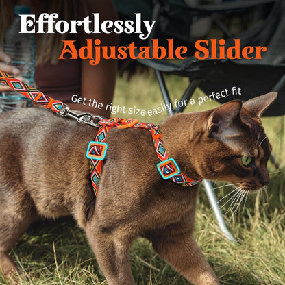 Adjustable straps detail on Dooradar cat walking vest