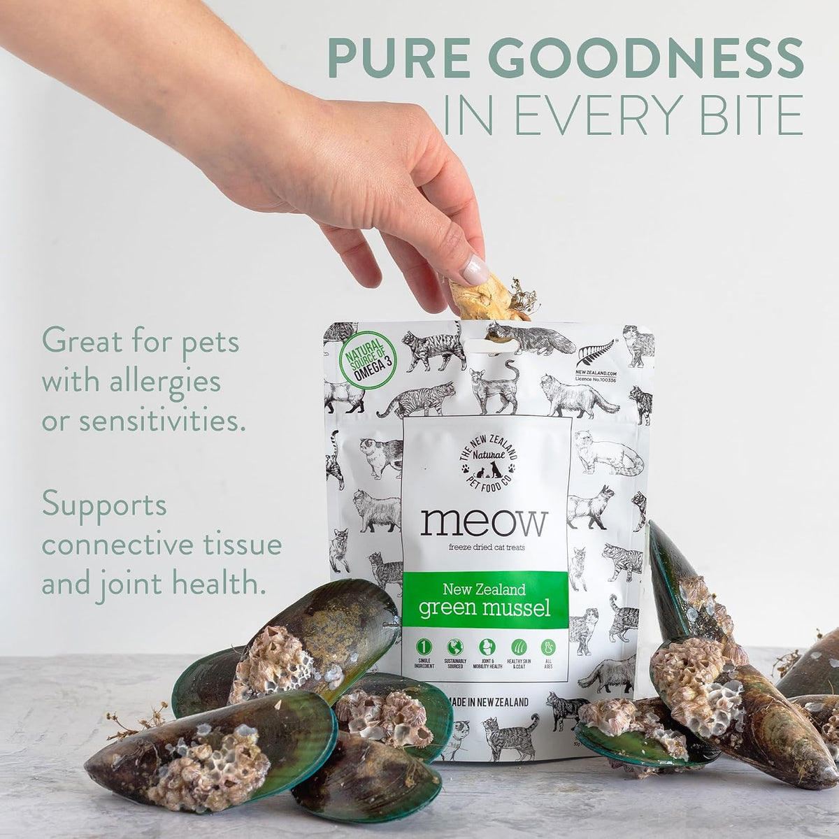 Back of package displaying ingredient list for Meow green mussel cat snacks
