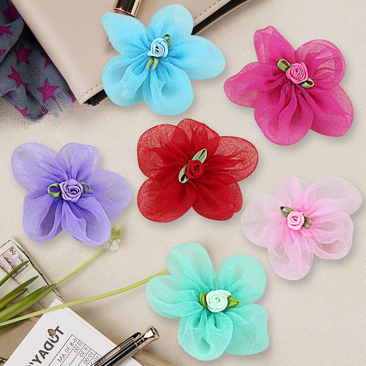 UBQUBQ pet flower charms attached to a small puppy collar for grooming styling