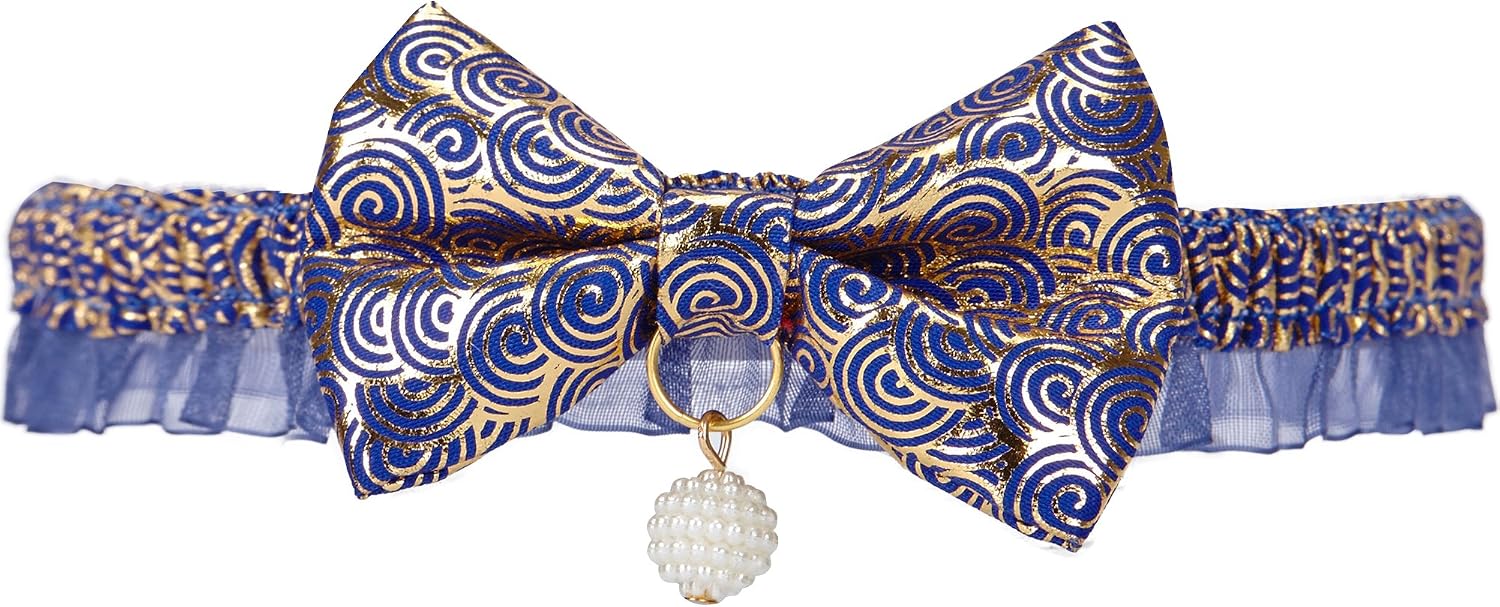 White simulated pearl charm detail on Blueberry Pet collar