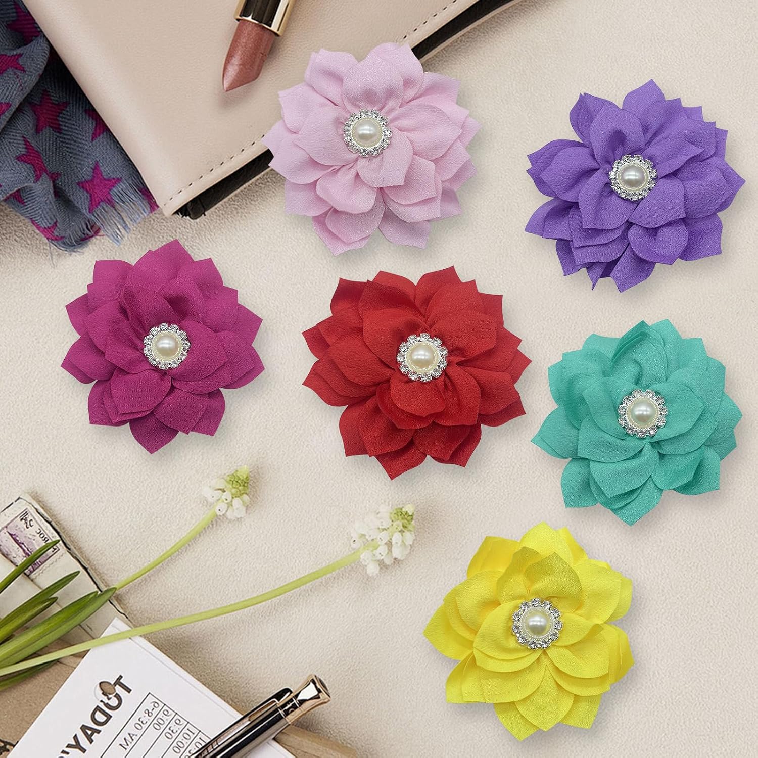 UBQUBQ decorative pet flower charms close up displaying central pearl and rhinestone detailing