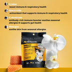 Cat eating Pet Honesty immune support chicken flavored treat