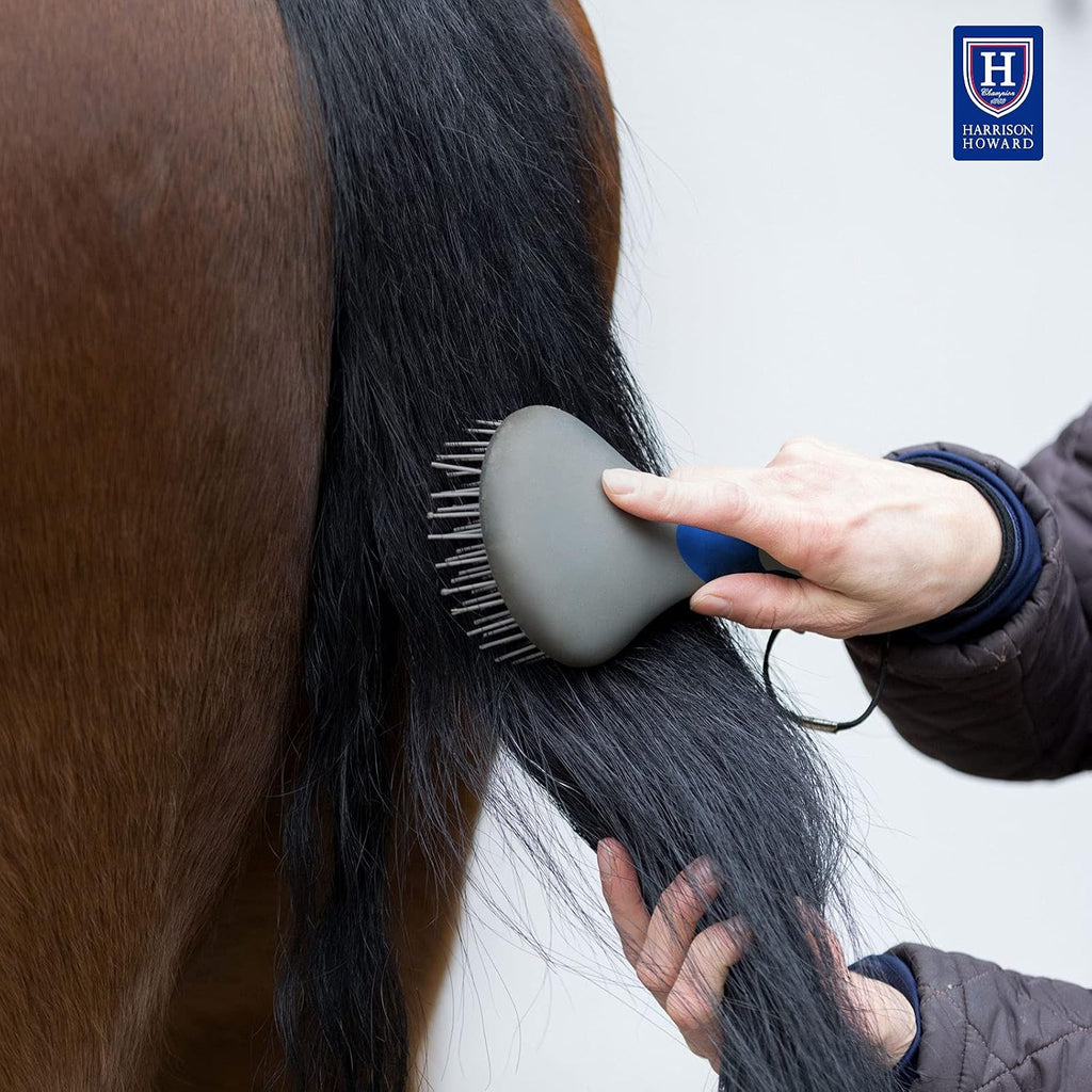 Ergonomic non-slip handle of Harrison Howard horse brush