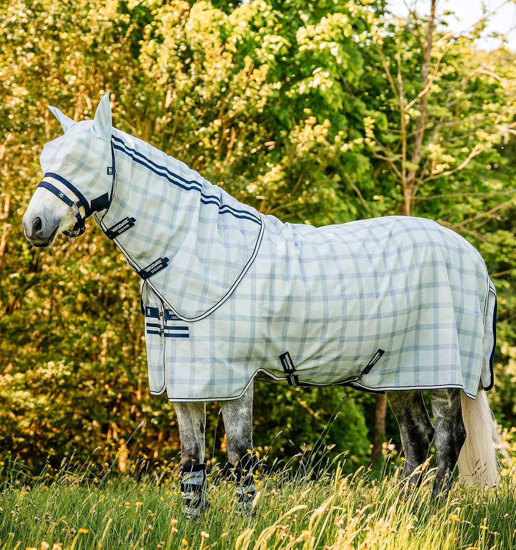 Extra long tail flap coverage on Horseware fly blanket