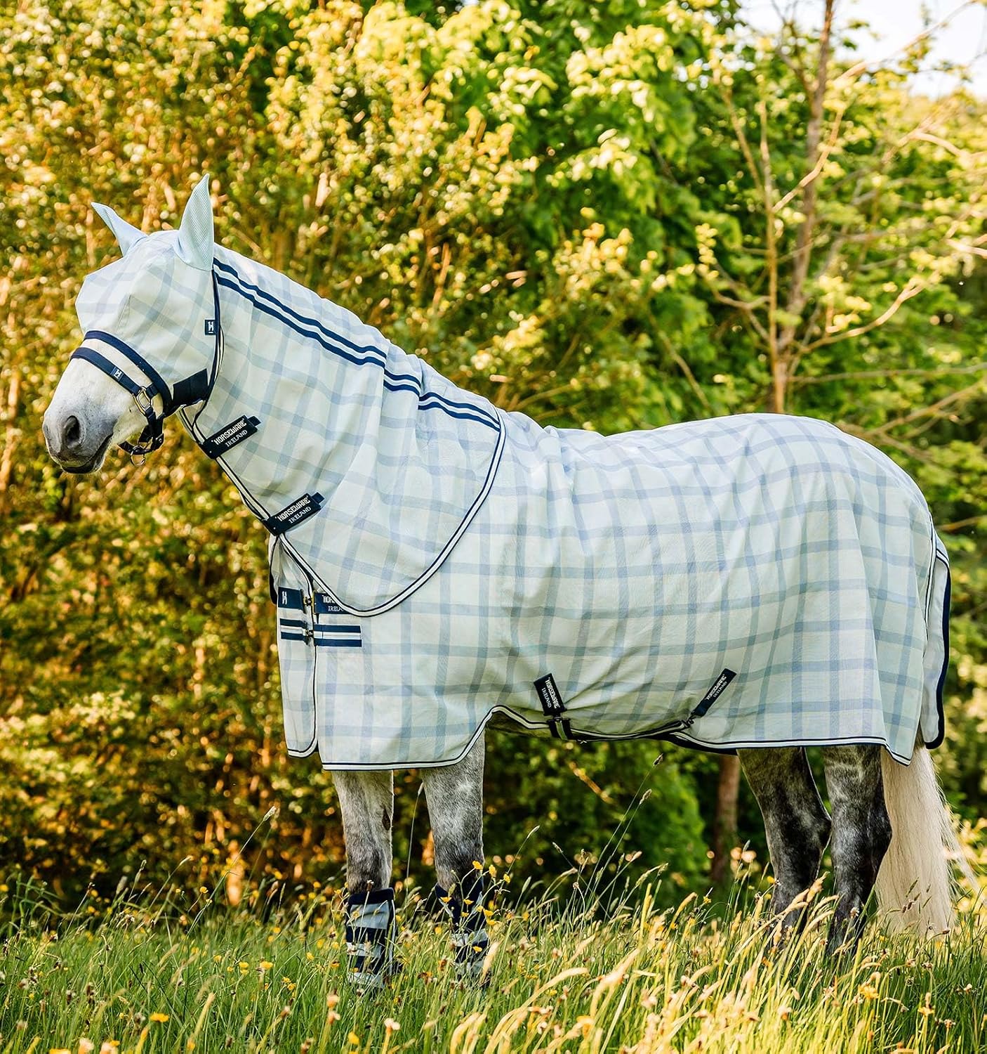 Extra long tail flap coverage on Horseware fly blanket