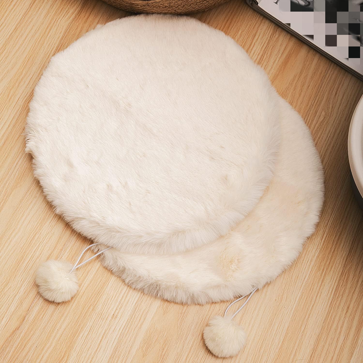 SHENGOCASE round faux rabbit fur cat bed cushion pad front view