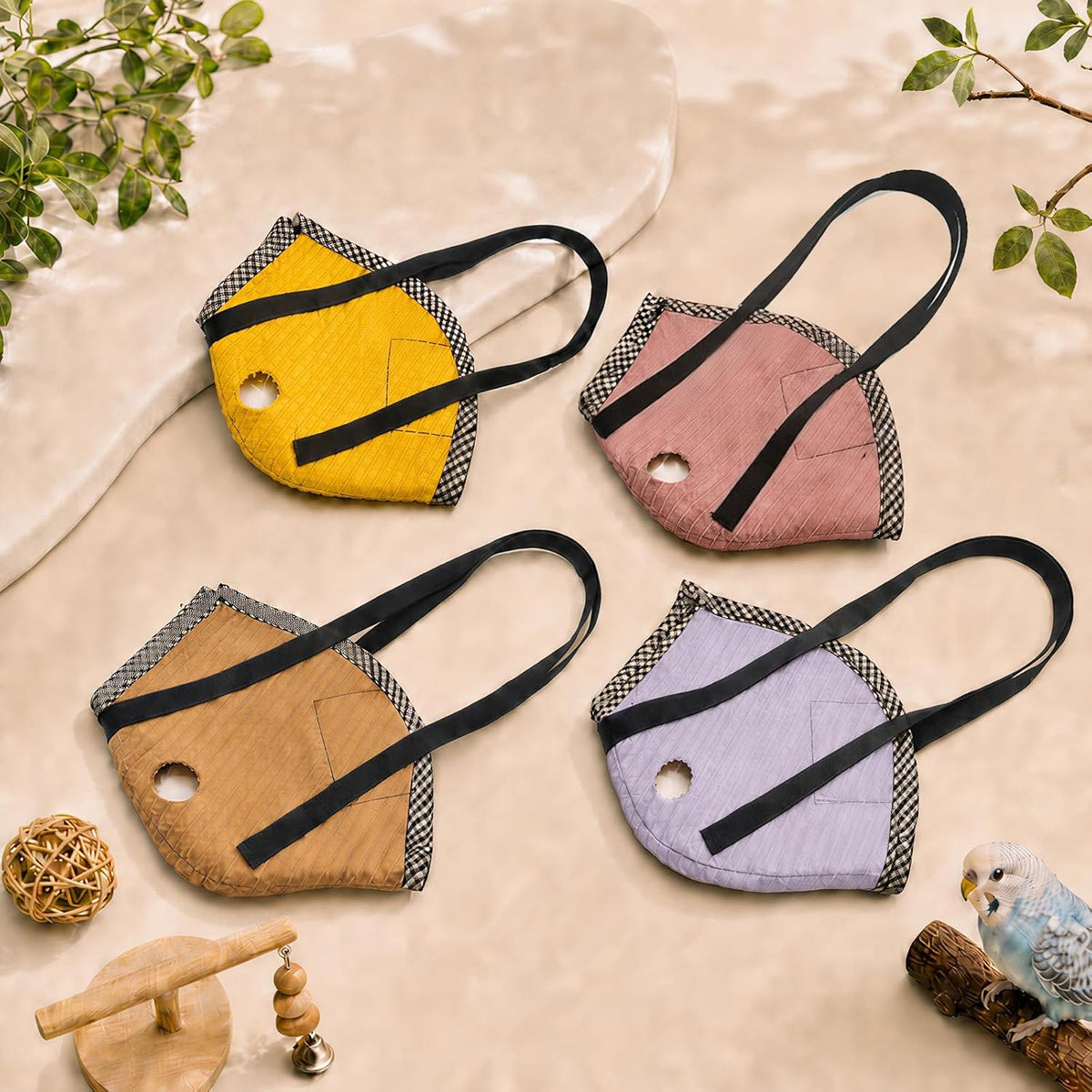 Hokable anti escape bird carrier interior cushioning detail