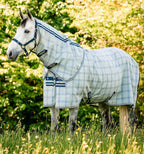 Silky smooth shoulder lining feature on Horseware fly rug