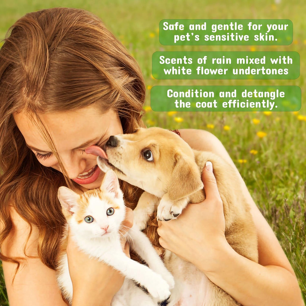 Pet Silk deodorizing pet perfume and coat conditioner packaging close up.