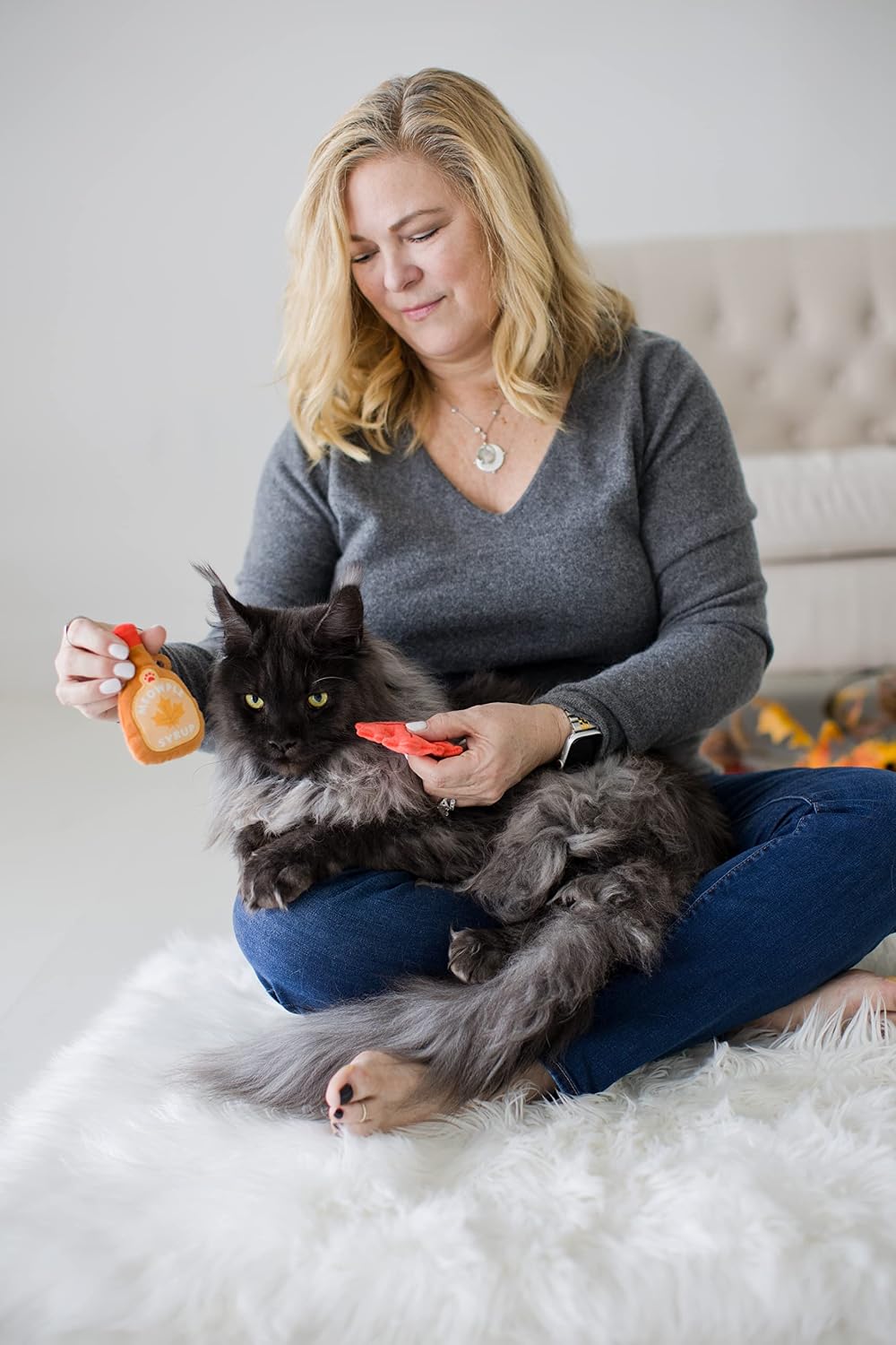 Authentic USA sourced Pearhead plush catnip set for festive interactive play.