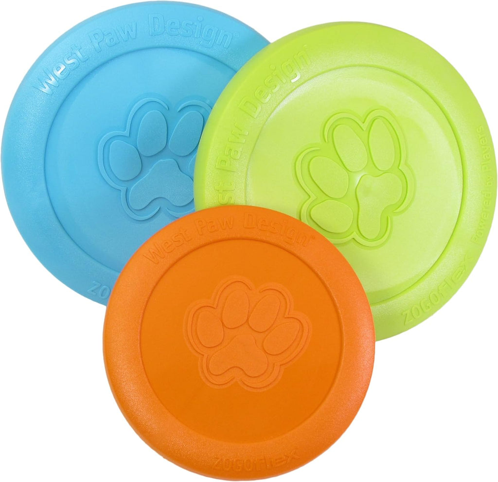 Dog playing fetch with West Paw Zogoflex Zisc frisbee